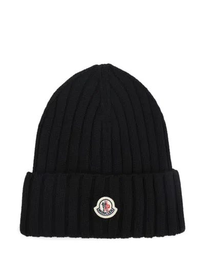 Moncler Ribbed Beanie Hat Folded Cuff Detail In Black