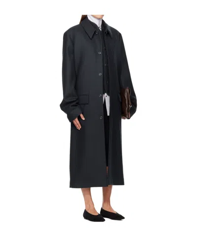 Rier Loden Wool Coat In Black