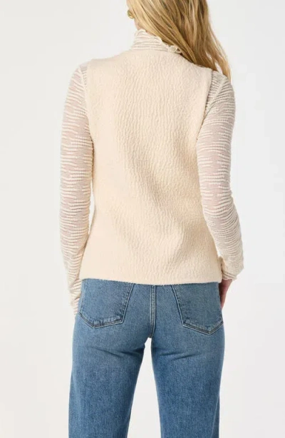 Astr The Label Textured Longline V-neck Vest In White