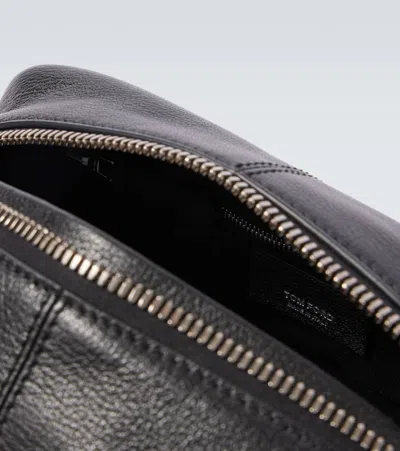 Tom Ford Logo Leather Toiletry Bag In Black
