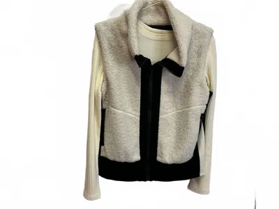 Elan Women's Zip Up Vest In Off White In Gray