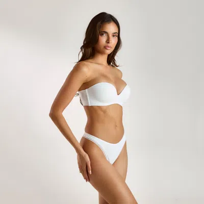 Lounge White In White