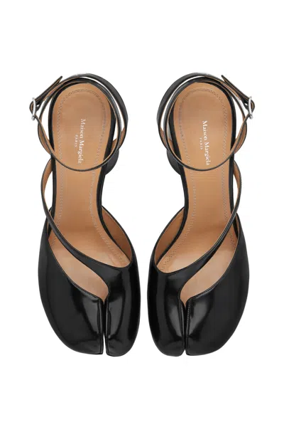 Maison Margiela Tabi Sandals In Brushed Leather In Black