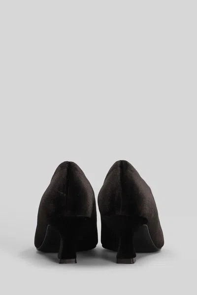 Isabel Ferranti Pumps In Black