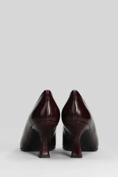 Isabel Ferranti Pumps In Red