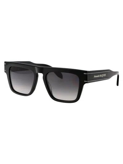 Alexander Mcqueen Eyewear Square Frame Sunglasses In Black
