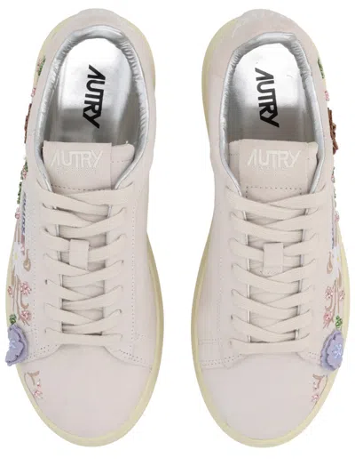 Autry Dallas Low Floral Sneaker In Neutral