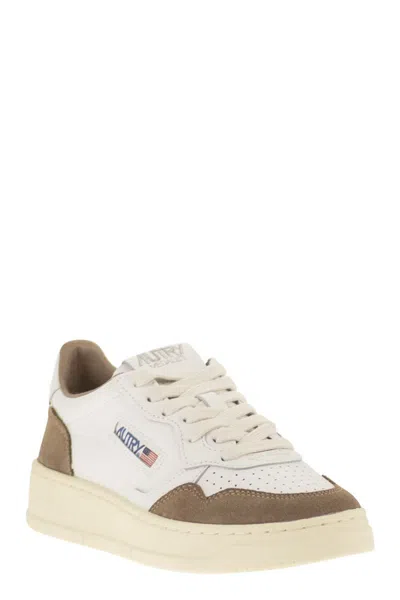 Autry Medalist Low Leather Sneakers In White And Antil Suede In Brown