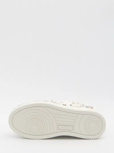 Autry Medalist Low Blooming Sneaker In White