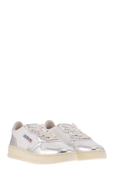 Autry Medalist Low Two-tone Sneakers In White And Metallic Silver Leather In Silver