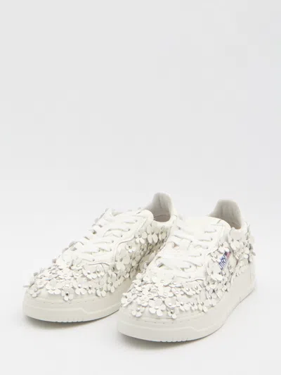 Autry Medalist Low Blooming Sneaker In White