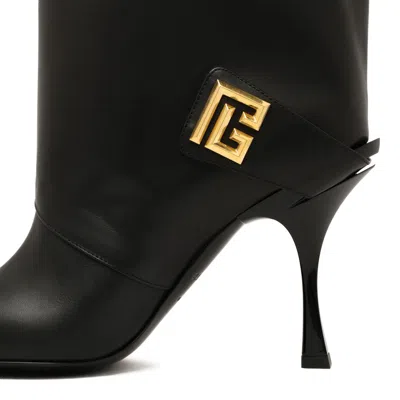 Balmain Twist Heeled Leather Boots In Black