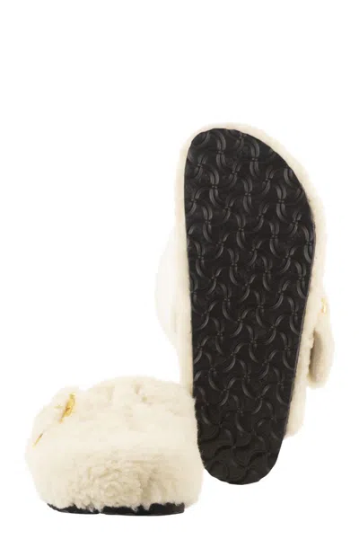 Birkenstock Womens Eggshell Shearling Boston Buckle-embellished Clogs In White