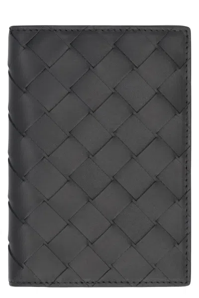 Bottega Veneta Intrecciato Medium Bi-fold Wallet With L-zip In Black