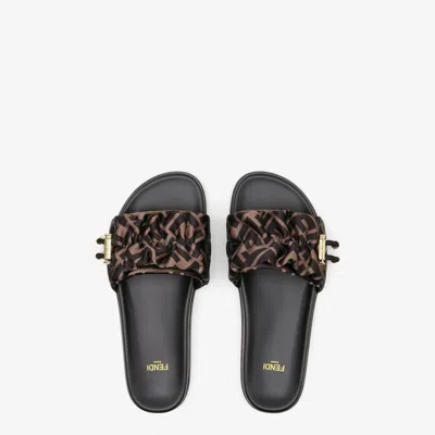 Fendi Feel Slide Fussbett In Animal Print