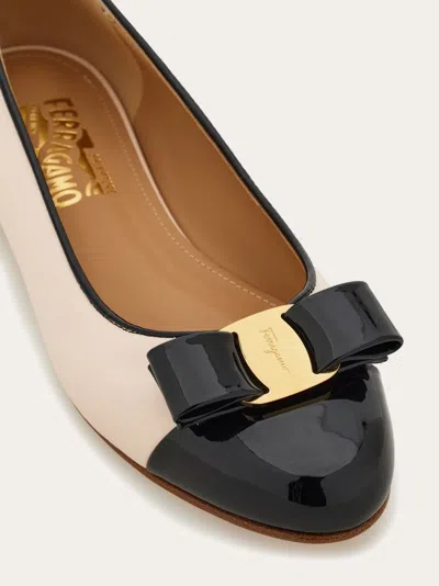 Ferragamo Round Toe Ballerina Shoes With Bow Detail In Pink