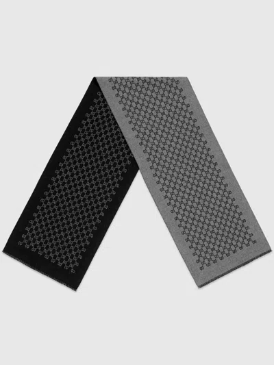 Gucci Scarf In Wool With Jacquard Gg Motif In Gray