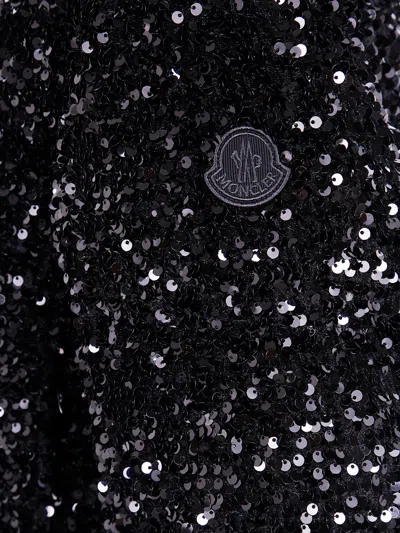 Moncler Textured Cropped Down Jacket With High Collar In Black