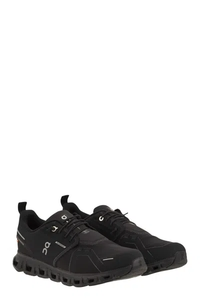 On Low-profile Sneakers With Segmented Sole And Reflective Accents In Black