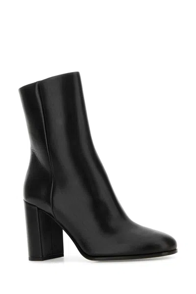 Prada Stylish Leather Ankle Boots With Block Heel