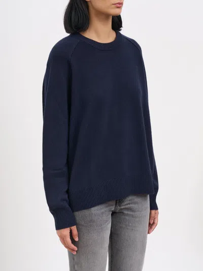 Soft Goat Crew Neck Cashmere Sweater In Blue