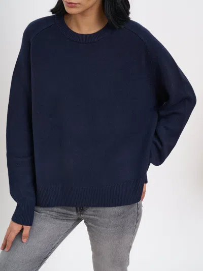Soft Goat Crew Neck Cashmere Sweater In Blue