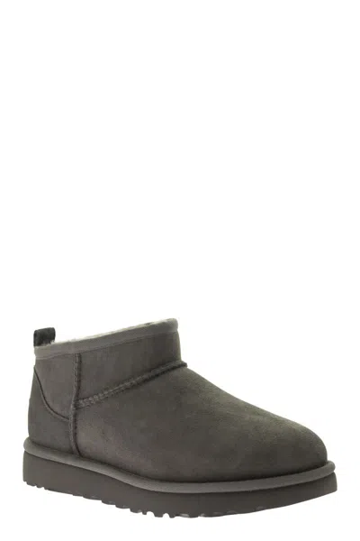 Ugg Classic Ultra Mini - Sheepskin Boot In Gray