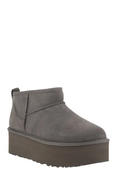 Ugg Stivaletto Donna Classic Ultra Mini Con Plateau Sand In Gray
