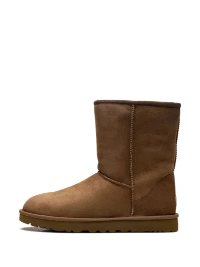 Ugg W Classic Short Ii In Brown