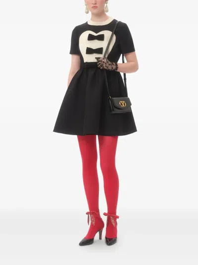 Valentino Garavani Vain Small Vlogo Leather Clutch Bag In Black