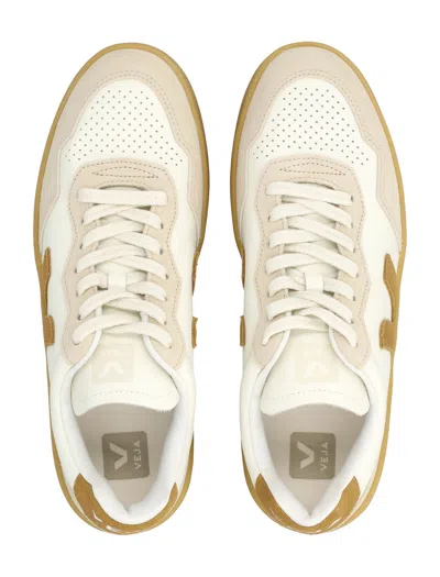 Veja V-90 White And Camel Leather Sneakers In Neutral