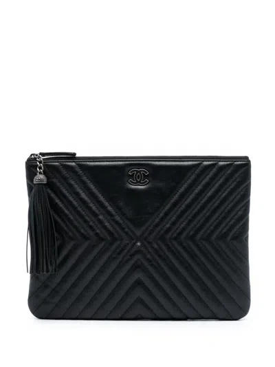 Pre-owned Chanel 2019 Medium Diagonal Chevron Calfskin Tassel O Case Clutch Bag In Black