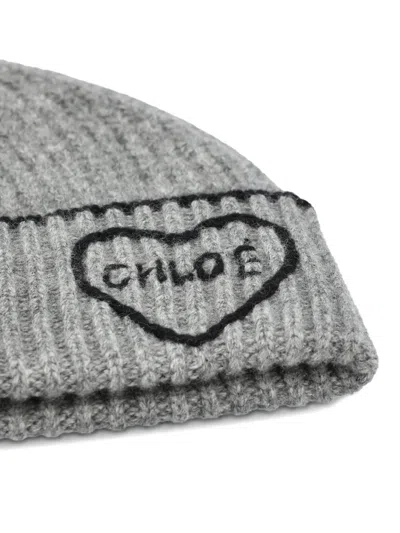 Chloé Ribbed Heart-motif Beanie Hat In Gray