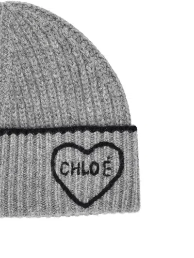 Chloé Ribbed Heart-motif Beanie Hat In Gray