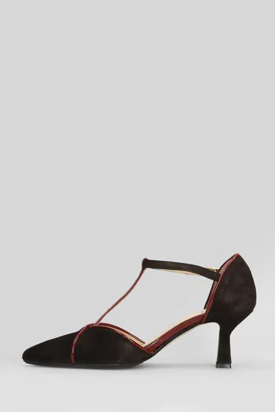 L'arianna Pumps In Black