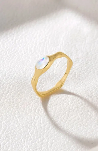 Ys Gems Wavy Band Ring In Gold