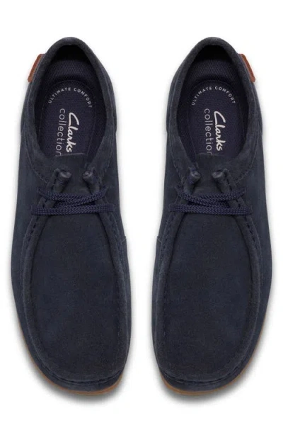Clarks ® Wallaston Low Chukka Boot In Blue