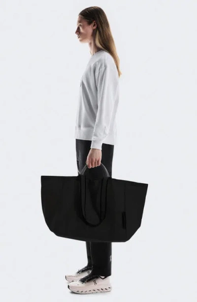 On 60l Water Resistant Nyl Cargo Pack Tote In Black