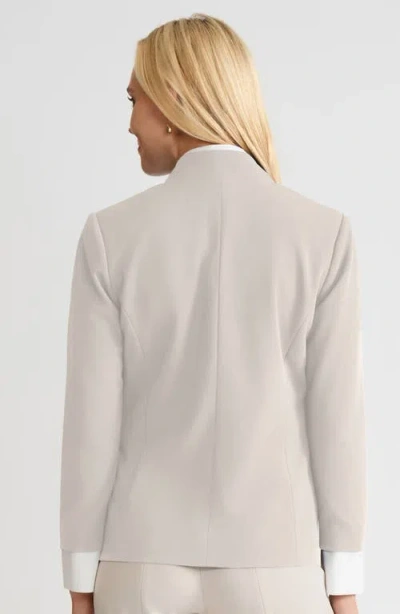 Ming Wang Tailored Two-toned Stretch Deco Crepe Blazer In Neutral