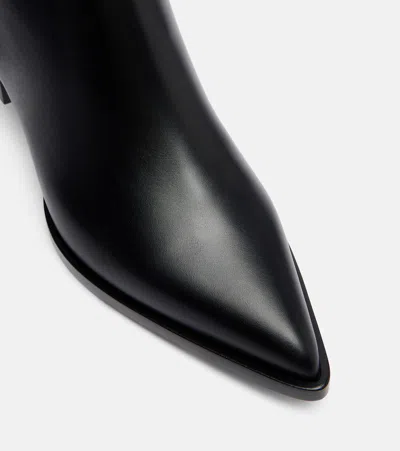 Gianvito Rossi Solid Color Leather Ankle Boots In Black