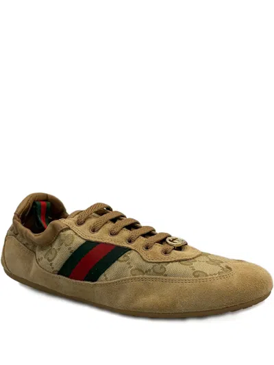 Gucci Shift Low Top Sneakers Rubber Sole Stripe In Neutral