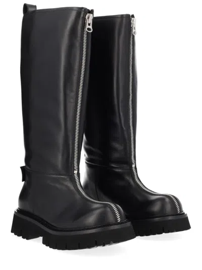 Moschino Round Toe Zipped Boots In Black