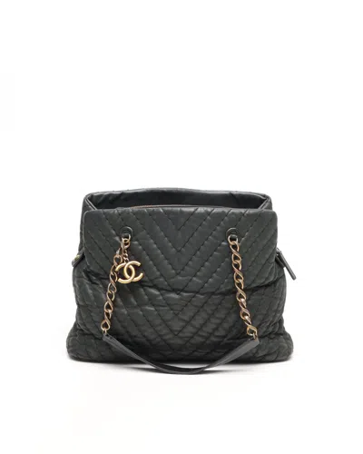 Pre-owned Chanel Chevron V-stitch Chain Tote Bag In Black