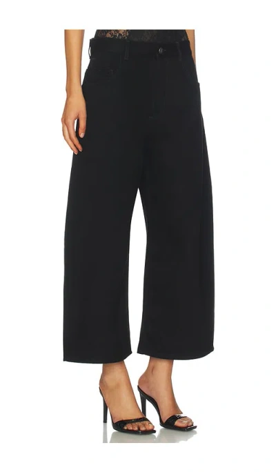 Attico Curved Short Leg In Black