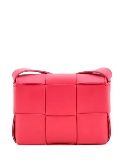 Pre-owned Bottega Veneta Cassette Maxi Intrecciato Leather Candy Crossbody Bag In Pink