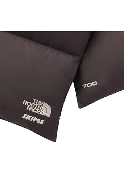 The North Face X Skims Nuptse Scarf In Blue
