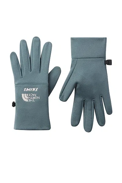 The North Face X Skims Gloves In Blue
