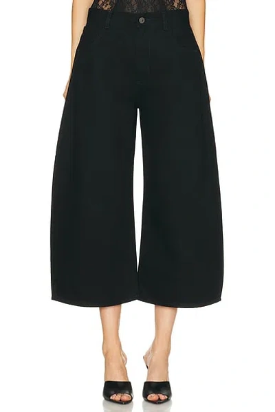 Attico Curved Short Leg In Black