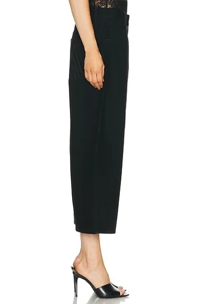 Attico Curved Short Leg In Black