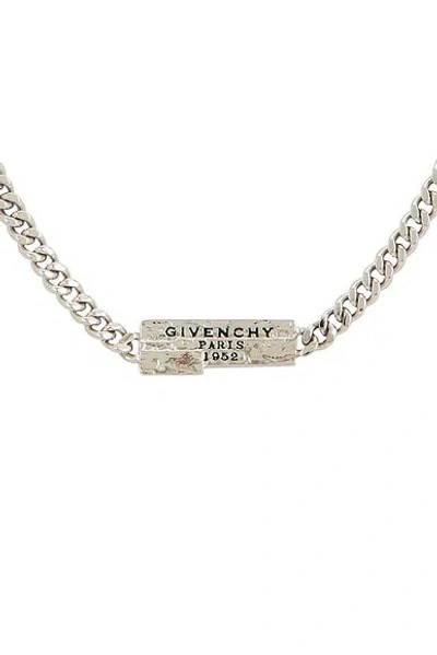 Givenchy Tape Signature Necklace In Metallic